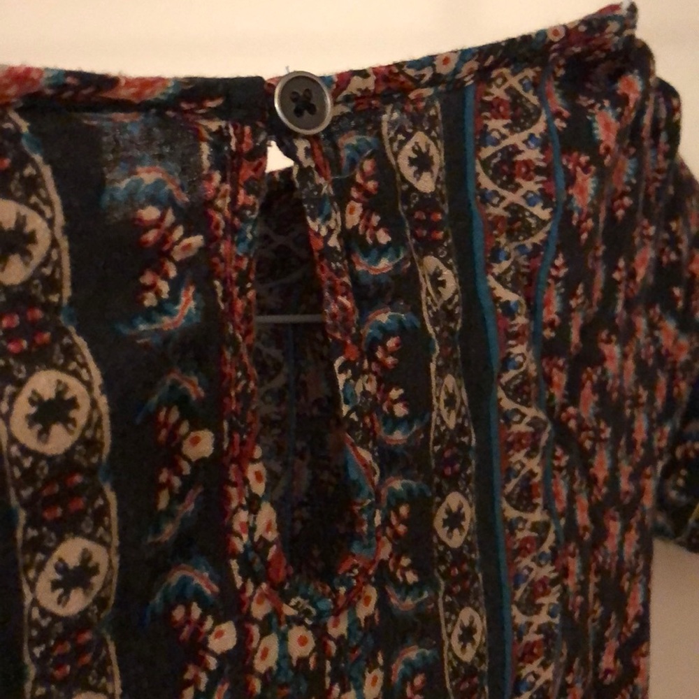 Patterned Blouse - Picture 2 of 3